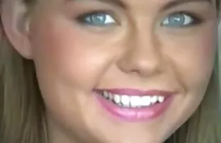 Donne in lattice verde ottiene un i migliori film porno italiani gratis cazzo inserito nel suo buco del culo