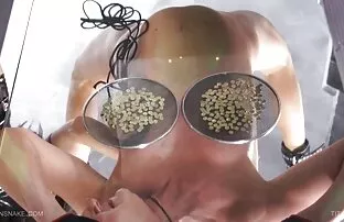 Tutti voi, lasciatelo nuovi film porno completi sul collo e sul mento di un'affascinante bruna