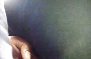 Dai capelli film porno grazie castani ragazza ama accarezzare il suo amore lingua