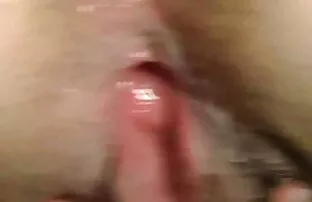 Maya dà video pprno gratos un footjob ad un amico