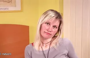 Bocche di sperma da una video porno gratis di donne nude bella cagna