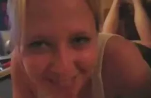 Dolce teen giocando dammi film porno con un dildo