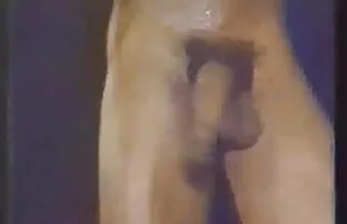Giovane trash twirls video porno tra donne e cani culo su cazzo
