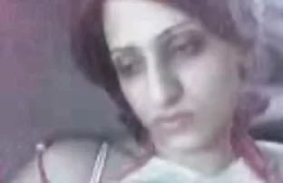 Le ragazze indossano video prno italiani solo mutandine