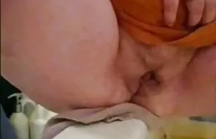 Ragazza si masturba hard italiano film con un grosso dildo
