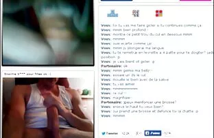 Una coppia cazzo ha deciso di rilassarsi film porno con due donne sul divano