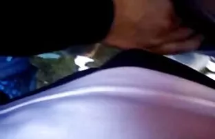 Una ragazza che video porno italiani in streaming sembra un barboncino in piedi con crostacei e lamenti